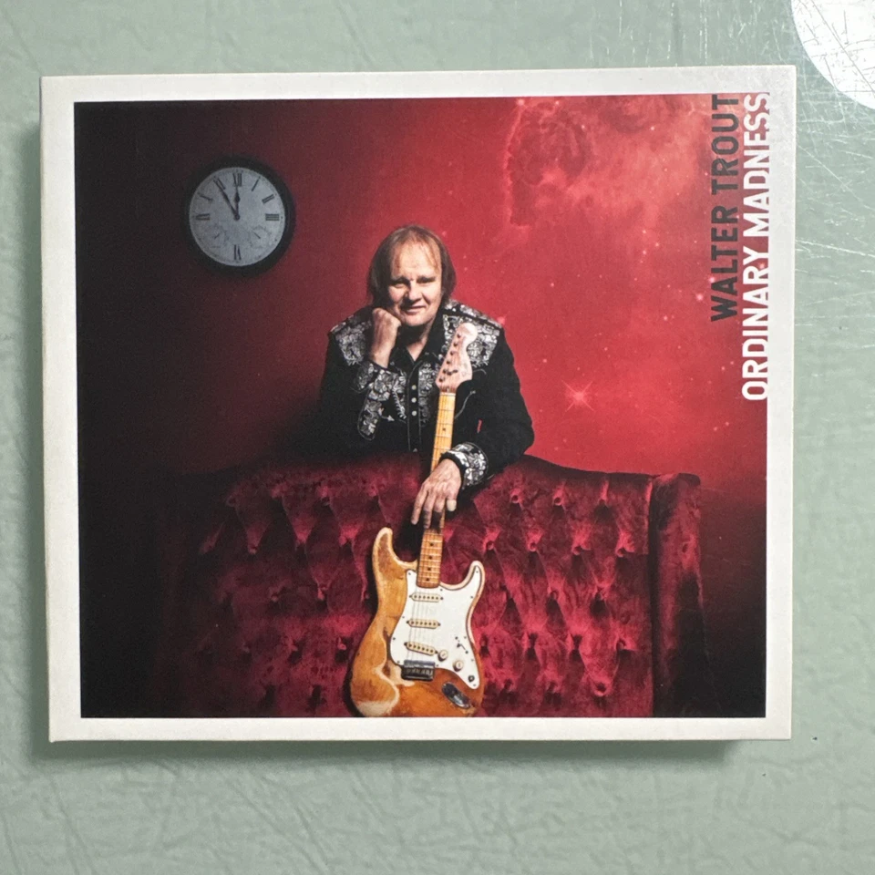 Ordinary Madness (Deluxe Edition) by Walter Trout [Audio CD] Foto 3 de 4
