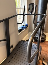 Half human curved treadmill - excellent condition