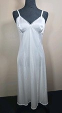 Vintage Vanity Fair White Lace Trim Full Slip Antron III Nylon Size 34