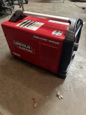 Lincoln Electric Square Wave TIG 200 Inverter Welder AC/DC TIG Stick Aluminum