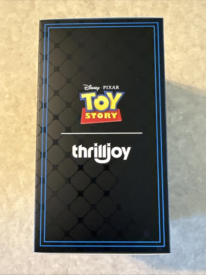 THRILLJOY PIX! Toy Story ALIEN GLOW CHASE Vinyl Figure GITD 9999 PCS - Image 3 of 4