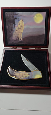 1980s Howling Wolf Pocketknife Collectible Outdoor Gift.