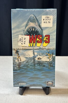 【中古】 SUBMARINS sharks of steel (3) 海の狼 [VHS] Jaws 3 Vintage VHS 1994 Sealed With Watermarks Universal Dennis