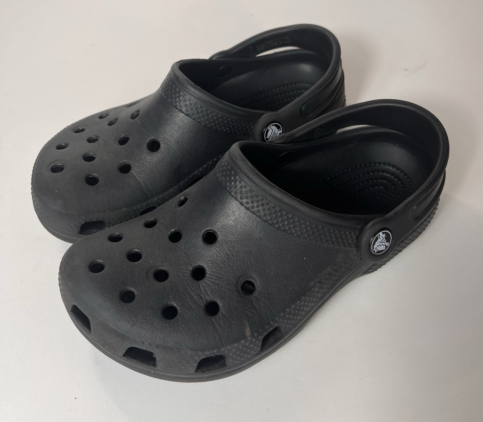 Crocs 20453 Classic Clog Black Unisex Big Kids Size 2 or 2J