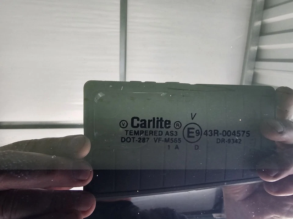 Lincoln Town Car Sunroof Glass Moonroof Factory OEM 2001 2002 2003 2004 2005 06 - Image 3 of 4