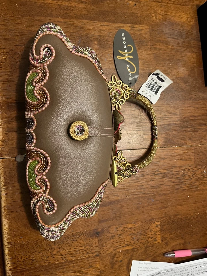 Cartera Mary Frances Estuche Rígido Floral Adornado Con Cuentas De Colección Nueva Con Etiquetas Foto 2 de 4