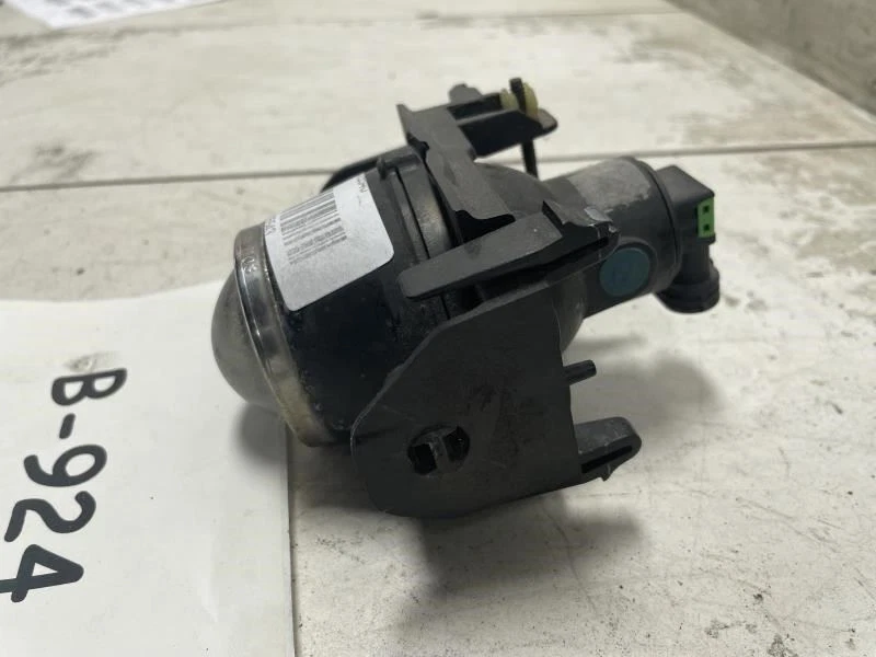 2013 林肯 MKS 前左驱动侧雾灯组件 原始设备制造商  — 第 2/4 张图片