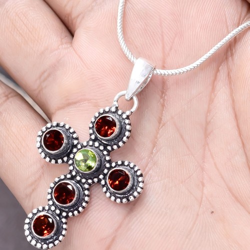 Pendentif Croix En Argent Avec Pierres (péridot, Citrine, Topaze, Marcassite, Grenat) - Occasion