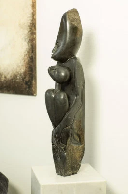 Handgefertigte Shona Art Skulptur aus Naturstein´vonGodfrey Mutungamidze H 56 cm - Bild 1 von 2