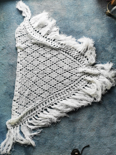 Vintage Soft knitted shawl baby blanket wrap robe Christening - Zdjęcie 1 z 4