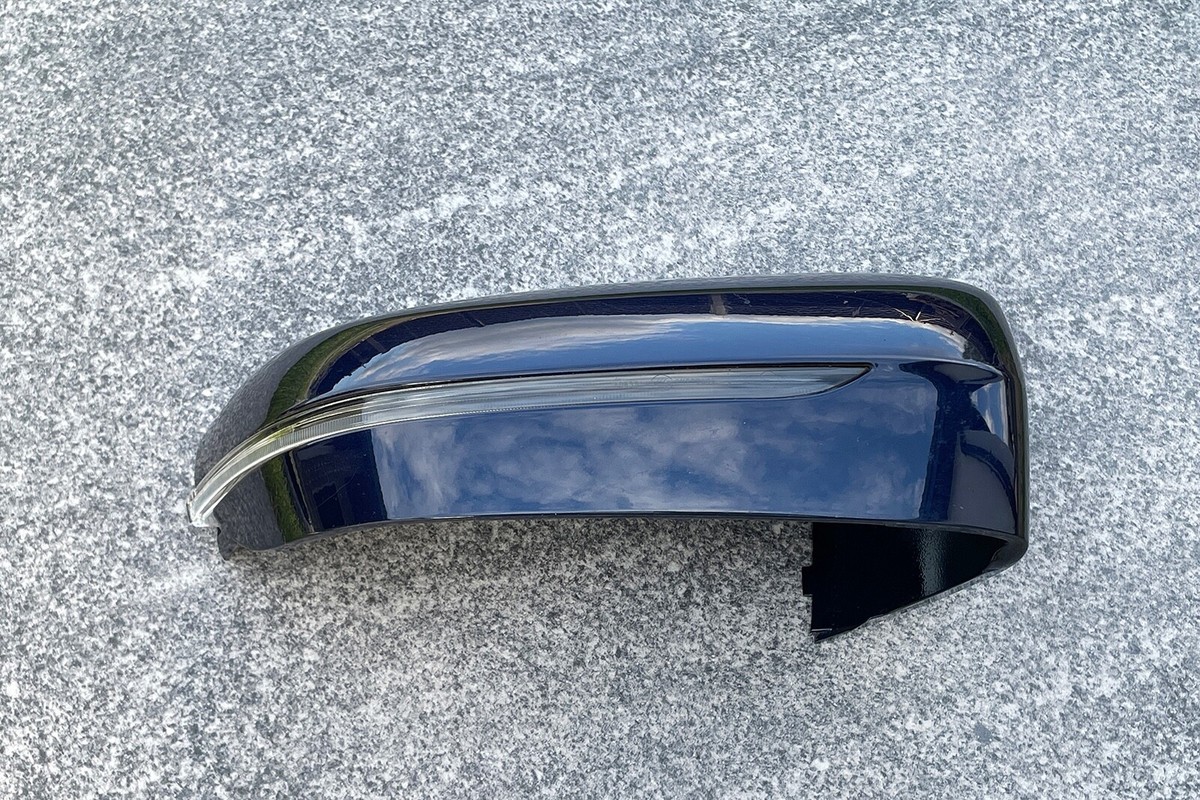 OEM BMW 2 G42 3 G20 4 G22 Outside Mirror Cover Cap RH turn OEM BMW 2 G42 3 G20 4 G22 Outside Mirror Cover Cap RH turn