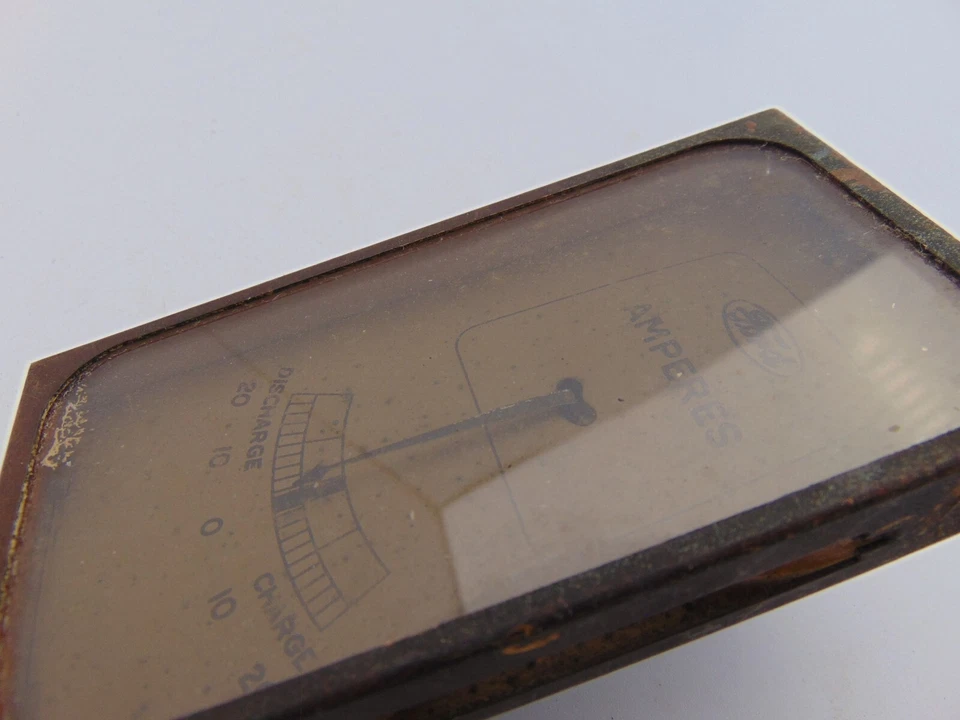 AMPERÍMETRO VERTICAL POPULAR FORD E93A PREFECT TABLERO CALIBRE AMPERIOS 7W-10850 Foto 2 de 3