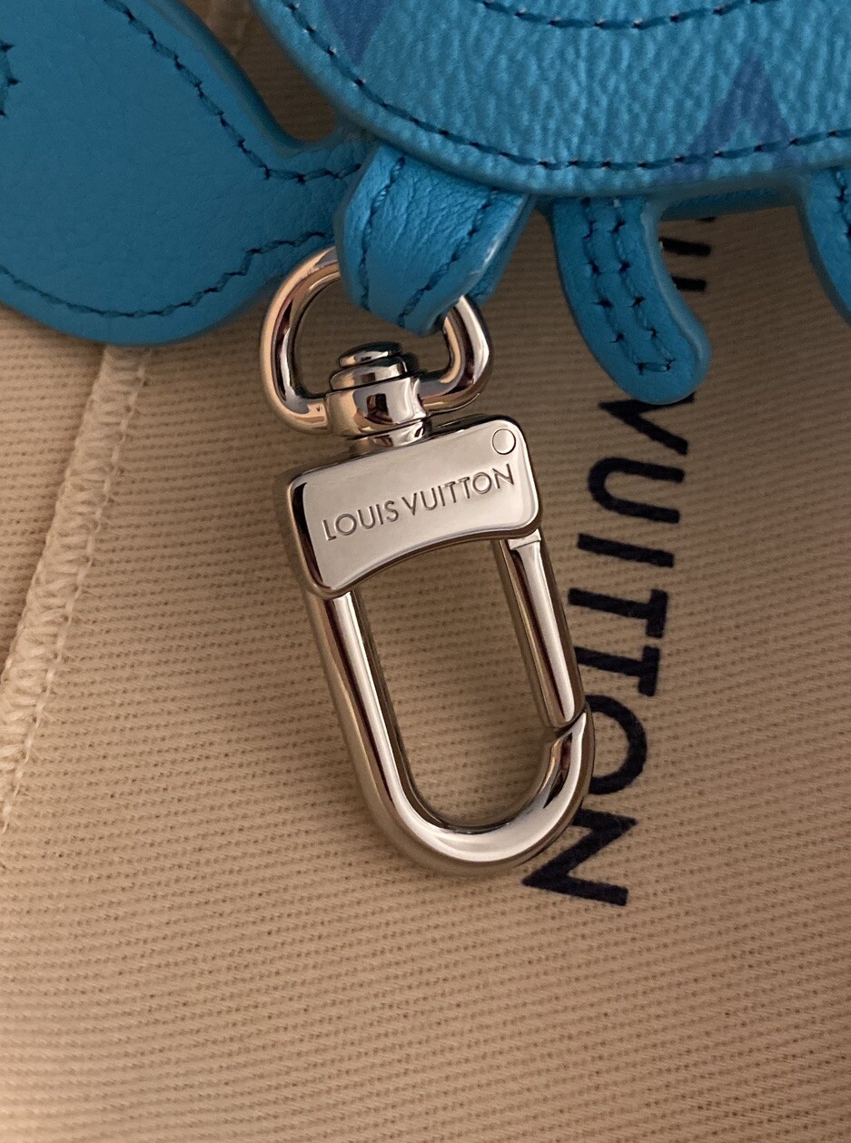 Louis Vuitton BLUE Crab Bag Charm Pre-Fall 24 SOLD OUT Pharrell Williams M01930 image 6