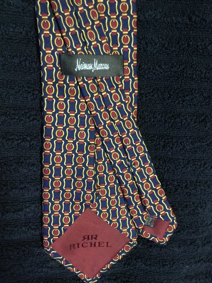 Neiman Marcus Silk Tie Navy Buckle Link 4x57 - Image 3 of 3