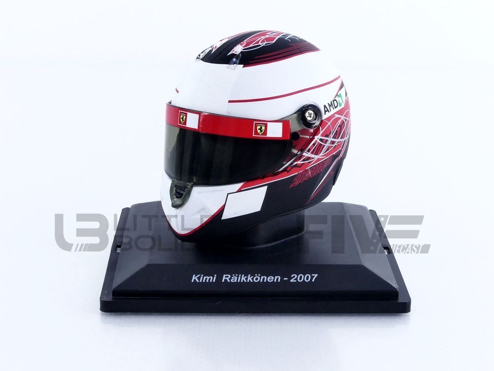 Casque Kimi Raikkonen 2007 l'émotion du titre mondial Ferrari au 1/5