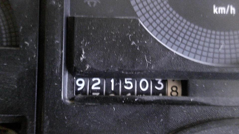 1988 - 1990 C1500 C2500 K1500 K2500 MANUAL TRANS INSTRUMENT CLUSTER 921K MILES - Image 2 of 3