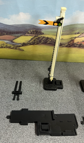 Original Hornby Railways R.086 OO Gauge - Single Signals Set (H&D) - Boxed - Picture 3 of 4