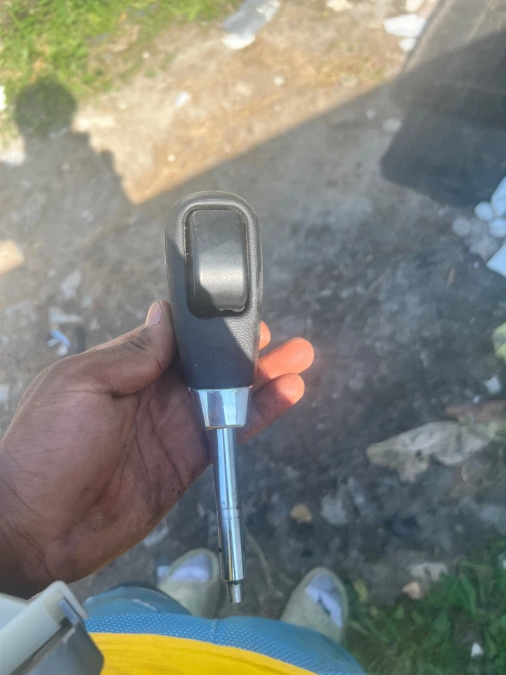 2012 Subaru Impreza Gear Shift Assembly - Image 3 of 3