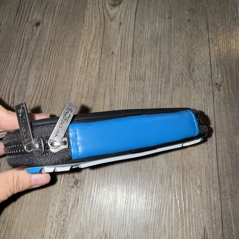 Nintendo 3DS XL DSi Lite Nerf Estuche de Transporte Gris y Azul Cremallera Alrededor Bolsa de Viaje NUEVO Foto 2 de 4