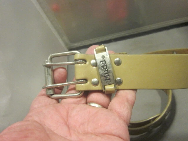 Cinturones de cuero de moda Mudd vintage tostados y plateados ojales medianos grandes anchos  Foto 2 de 4