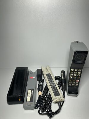 Vintage Motorola F09LFD8438AG Brick Cell Phone and Accessories