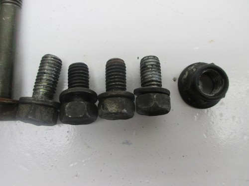 1982-85 SUZUKI GS300 GS 300L Motor Montaje Pernos Hardware Motor Screws - Imagen 2 de 6