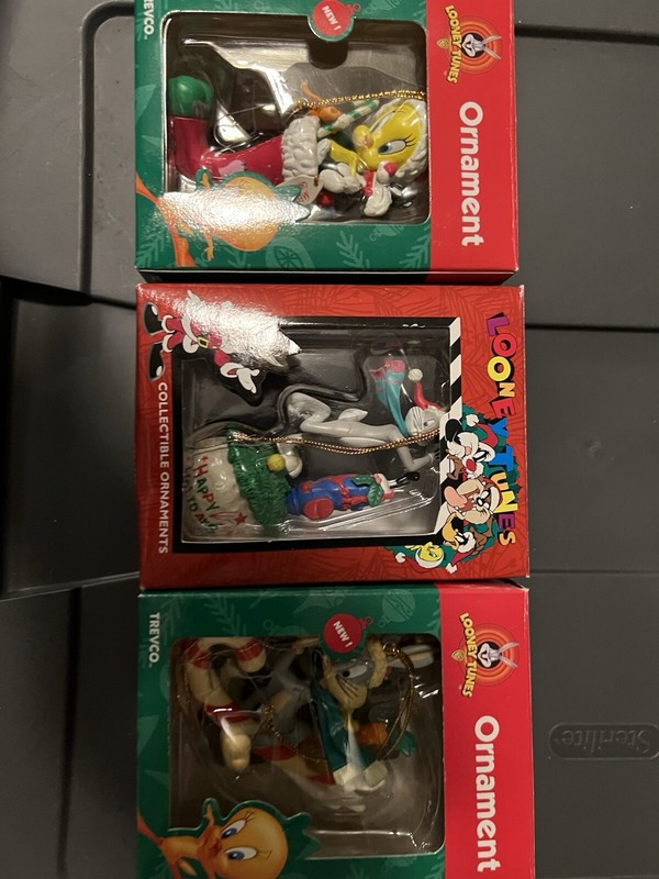 Looney Tunes Christmas Ornaments. 2 Bugs Bunny, Tweety And Sylvester, 