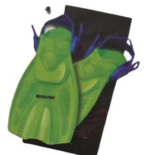 Dolfino Youth 3 Piece Neon Green Fin Set (2 Fins & Mesh Carry Bag) Sz Youth 1-3 