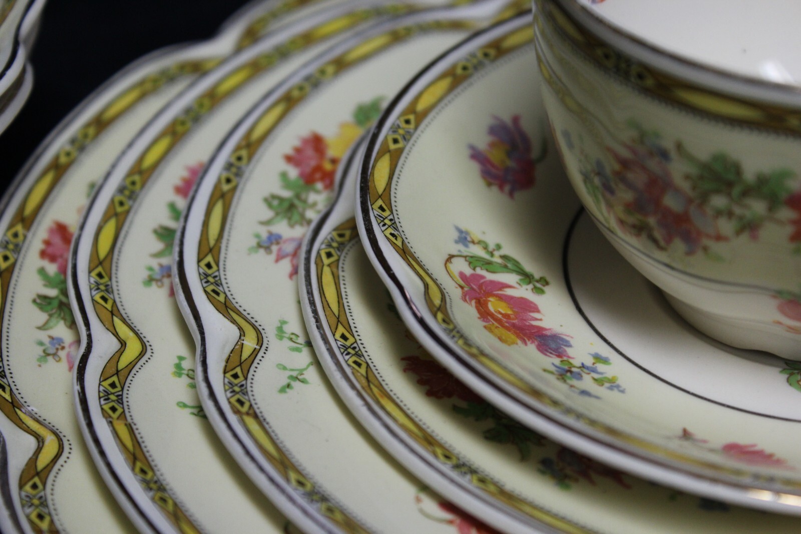 Vintage Johnson Brothers Pareek Jasmine Dinnerware Floral Pattern w
