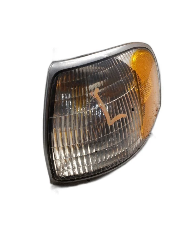 Luz de estacionamiento/esquina del conductor lámpara de giro compatible con 98-00 MAZDA B-2500 1324674 Foto 2 de 4