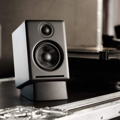 Audioengine A2 Powered Speakers   Black   w/ Stands   Used   Tested Works