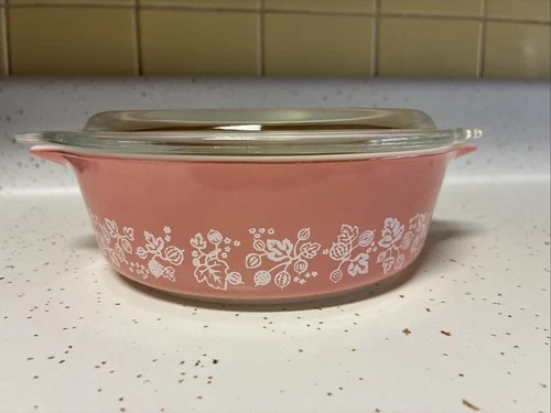 Vintage Pink Gooseberry Pyrex Casserole Dish w/ Lid (1 Pint) 471