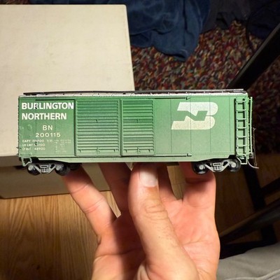 Burlington Northern Green HO Scale Boxcar Freight Wagon Model Railroad Vintage C