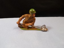 Manoil M186 Metal Toy Soldier Figure - Mine Detector INV7