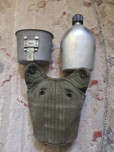 US Military Issue WW2 1945 Metal Water Canteen wth Cup an Canvas Pouch Set