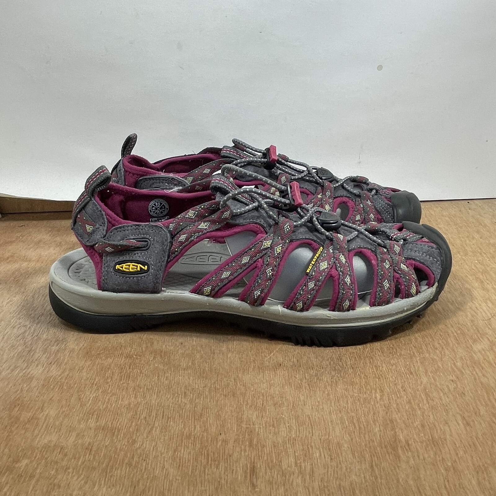 Sandali sportivi Keen Whisper donna taglia 9 5 grigio rosso impermeabili pizzo elastico