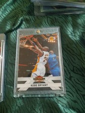 Panini 2010-11 Threads Kobe Bryant Los Angeles Lakers Base Set #129 NBA Card