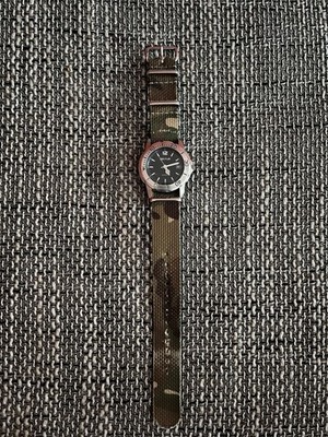 Sector No Limits Herren-Armbanduhr Analog Quarz, Edelstahlarmband