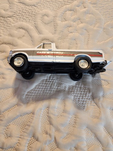 Ertle Ford F-250 Case IH Dealership Pick Up Truck 1/25 Scale. - Afbeelding 3 van 7