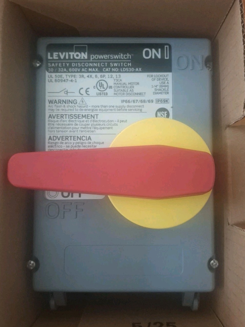 New Leviton LDS30-AX Watertight Disconnect Non-FusedSwitch 30A 600VAC