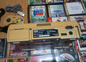 Sega Saturn main unit and 40 pieces of game software, 2 pieces of virtual guns,