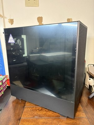 NZXT H5 Flow Compact Mid-Tower ATX Airflow Case (cch52fb01)