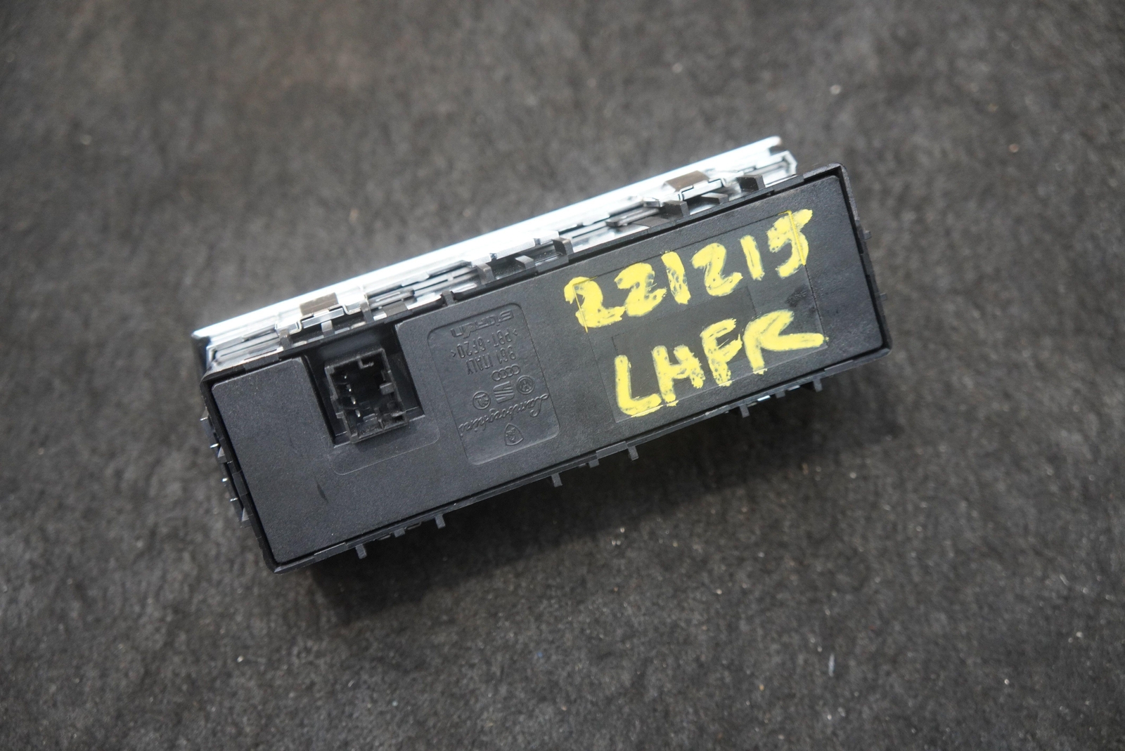 Left Dash Headlight Light Switch Panel 470941531B Lamborghini クロスクリップ^^*