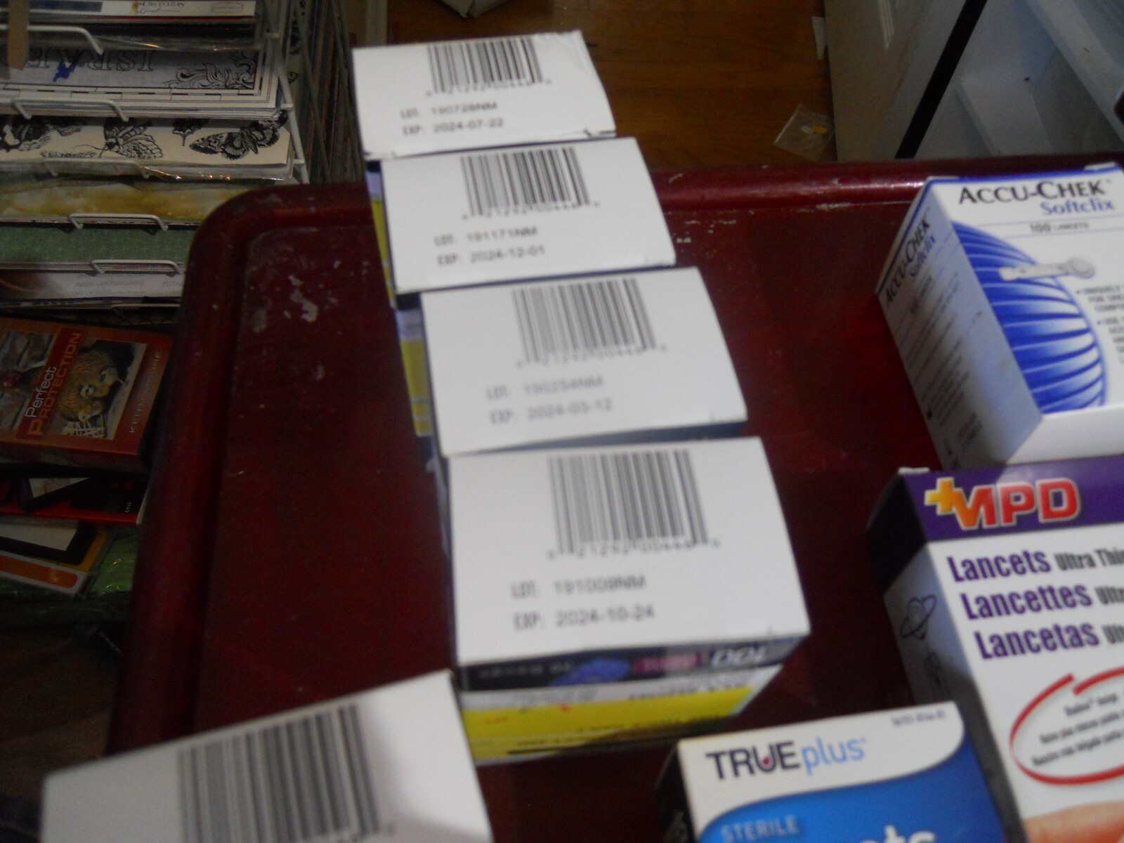 TRUEplus Universal Twist Top 30 Gauge 100 Sterile Lancets 10 Box 100