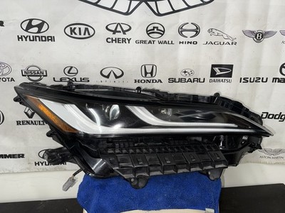  2021 2024 Toyota  Venza   Right Headlight OEM