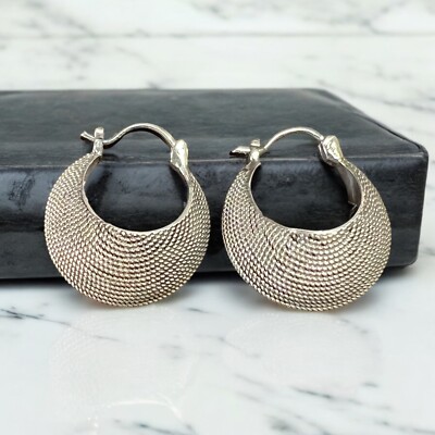 Huggie Style Sterling Silver 925 w Ribbed Line Accents w