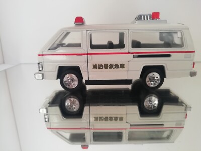 DIAPET YONEZAWA 122 TOYOTA HIACE AMBULANCE SCALE 1:35 JAPAN