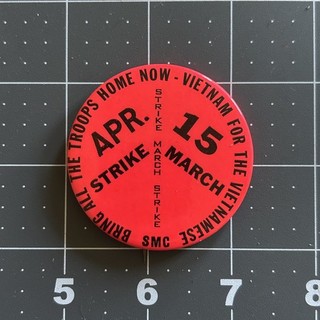 Vtg STUDENT MOBILIZATION COMMITTEE 2.25" Anti Vietnam war button April 15 1967