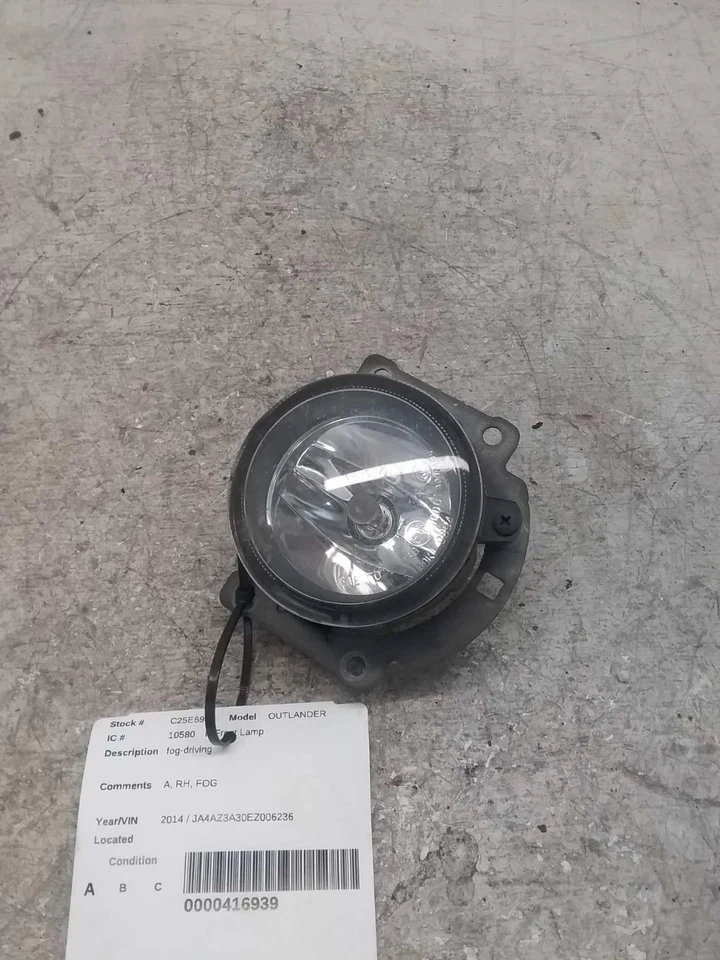 Used Driving Light fits: 2014 Mitsubishi Outlander fog-driving Grade A Foto 2 de 4