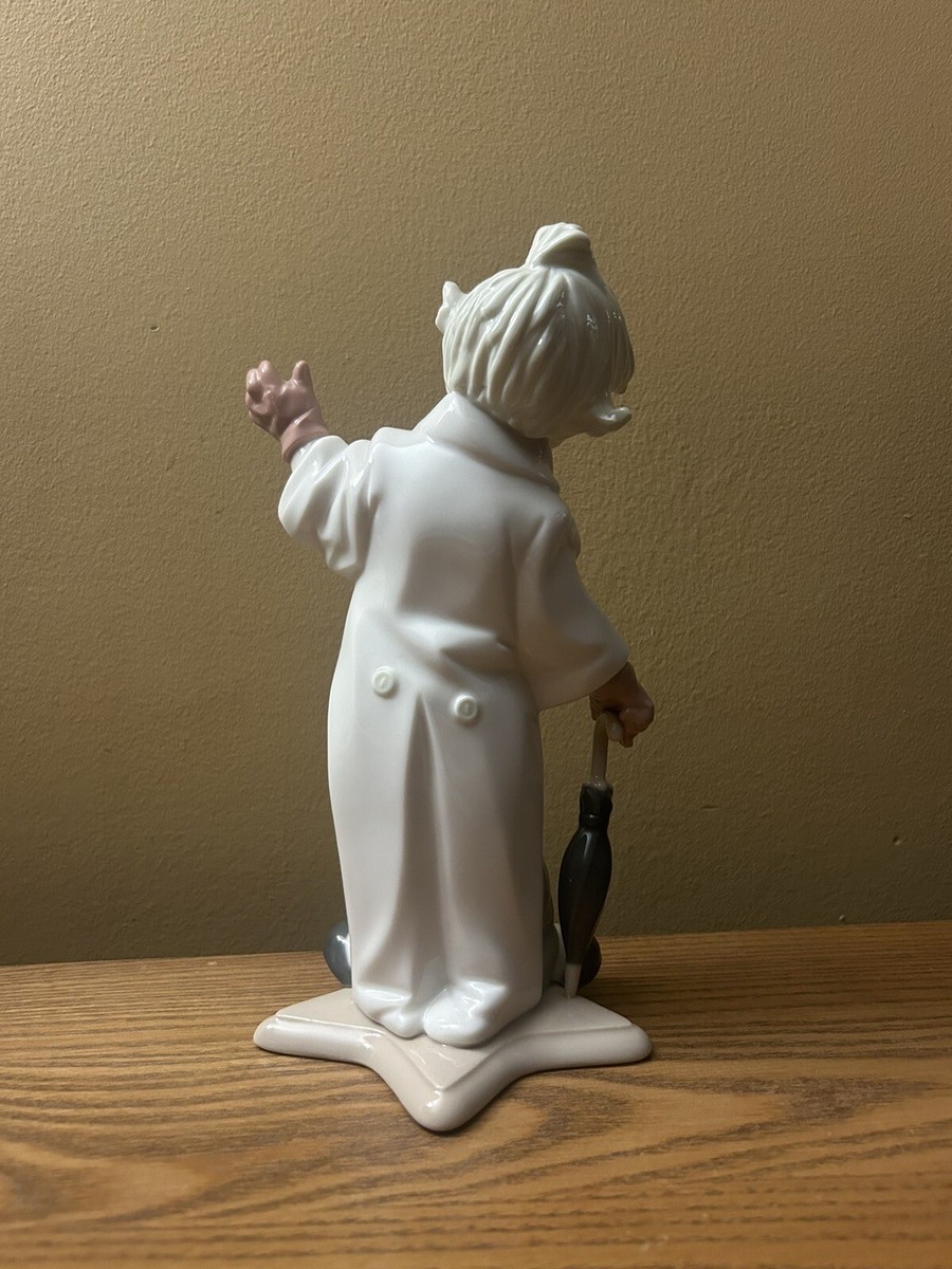 Lladro Family Daisa Golden Memories Boy Clown with Umbrella, 1993